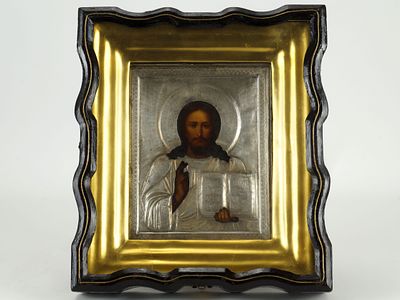 Икона "Господь Вседержитель" в киоте. Оклад серебро 84 пробы. Россия, конец XIX - начало ХХ 
