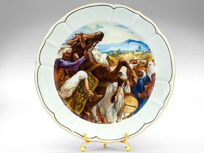 Декоративная тарелка. La Rose des Sables / Ла Россе де Сабле, XXI век. 
Фарфор, деколь, 