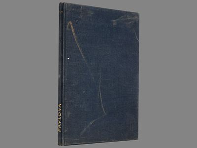 [О балерине Анне Павловой] Pavlova. An Illustrated Monograph / ed. by Paul Magriel. New York 