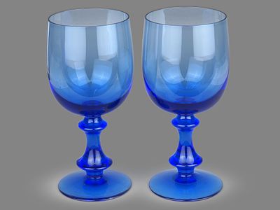 [Советский модернизм] Пара фужеров для вина, автор — С. М. Рязанова. Первомайский стекольный 