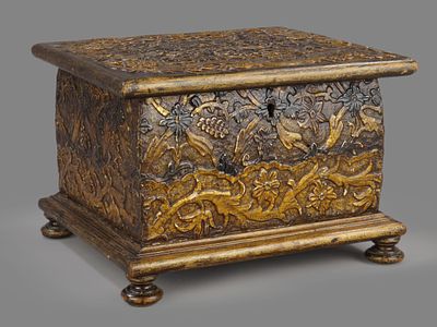 [Древность. 400 лет. Экспертиза/]. Ларец- кассоне для украшений. Италия. Конец XVI – начало XVII 