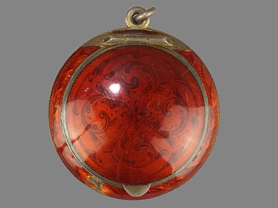 [Ловягин] Кулон-пудреница (мушечница) с эмалью гильоше. Санкт-Петербург, Российская империя 