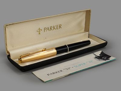 Перьевая ручка Parker 51 Custom в оригинальном футляре. США, 1950-е гг. 
Корпус — акриловая 