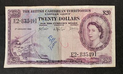 הקריביים הבריטים- BRITISH CARIBBEAN, פיק 11, משנת 1964, 20 דולר. VF. גרפיטי. נדיר מאוד!! המלכה 