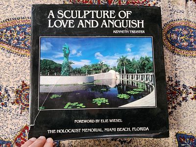 שואה- גן פיסול לזכר השואה. מבוא: אלי וויזל.
כריכה קשה, 170ע"מ.תמונות רבות בצבע ובשחור לבן. 