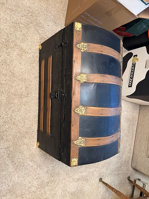 Trunk-Upstairs. Trunk