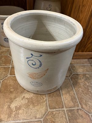 5 Gal Redwing Crock-Has a Crack