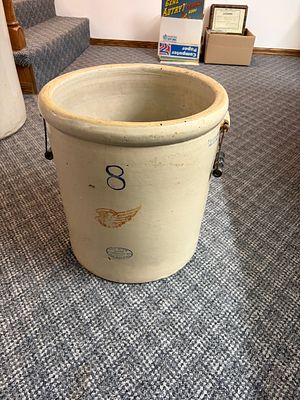 8 gal Redwing Crock w/Bales. 8 Gal Redwing Crock w/Bales