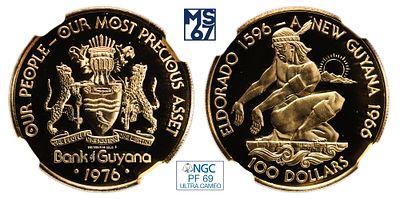100 долларов 1976. FM. В слабе NGC PF 69 Ultra Cameo. Золото. 5,74 гр. Гайана. 10 лет 
