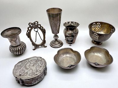 לוט כלי כסף 800, חלקם עתיקים. הלוט כולל גביע רוסי עתיק, קופסה עתיקה, מסגרת מיניאטורית לתמונה 