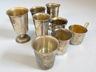 לוט גביעי כסף, חלקם ישראלים. כולם באחוסי כסף 800 ומעלה. משקל: 240 גרם.