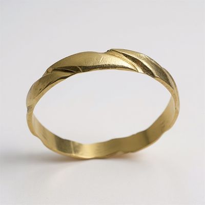 טבעת זהב 14k. חתומה. משקל: 1.35 גרם.