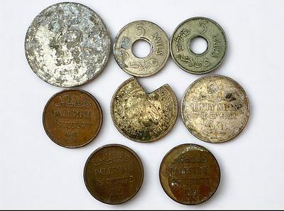 לוט מטבעות פלשתינה בערכים של 1, 5, 25, 50 מיל.