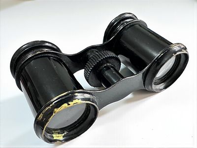 משקפת אופרה, שנות ה60 בקירוב. מידות: 10x6 ס"מ.