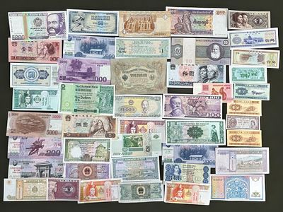 לוט גדול של שטרות עולם.