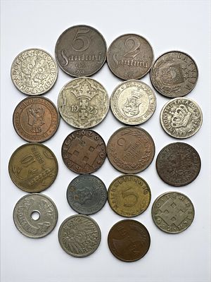 18 מטבעות עולם עתיקים.