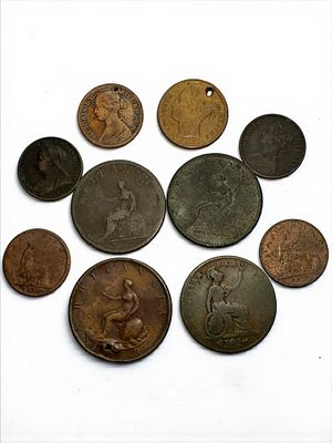 לוט מטבעות בריטניה עתיקים החל מהמאה ה18.