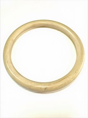 צמיד עתיק עשוי שנ-הב.