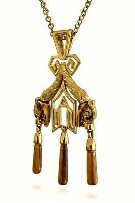 תליון ושרשרת תוצרת Salvador Teran מקסיקו (היה מעצב של חברת Taxco) בסגנון אצטקי. מתכת מצופה זהב 