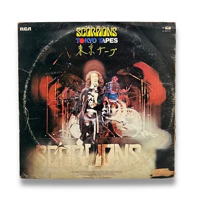 תקליט כפול של להקת הסקורפיונס. Scorpions – Tokyo Tapes 
הופעה חיה כפולה של להקת סקורפיונס 