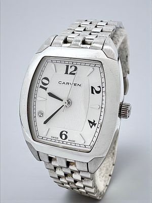 שעון שווייצרי נשי, מנגנון קוורץ במצב עבודה תקין. השעון במצב טוב מאוד. רוחב: 26 מ"מ.