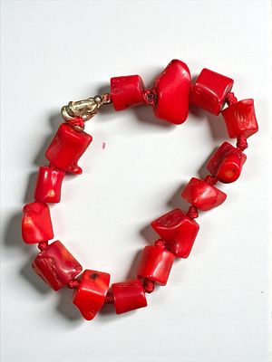 צמיד קורל טבעי (צבוע). 5 ס״מ