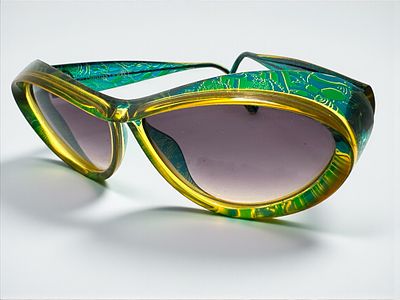 משקפי שמש גרמניות איכותיות מבית Christian Lacroix.