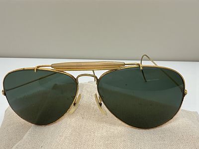 משקפי שמש טייסים וינטג, שנות ה70.