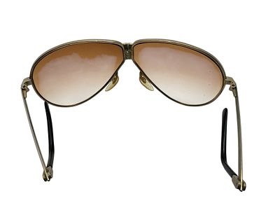 משקפי שמש טייסים וינטג במארז מקורי.