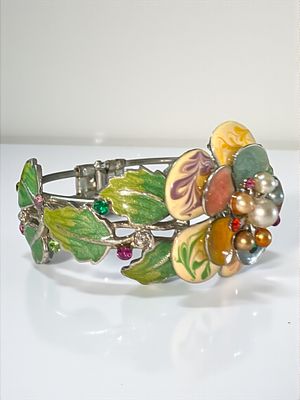 צמיד אופנה מסוגנן, צורת פרח ועלי כותרת. 7