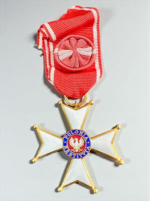 עיטור פולני - צלב המפקד של מסדר פולוניה רסטיטוטה המוענק לאזרחים ואנשי צבא עבור הישגיהם.