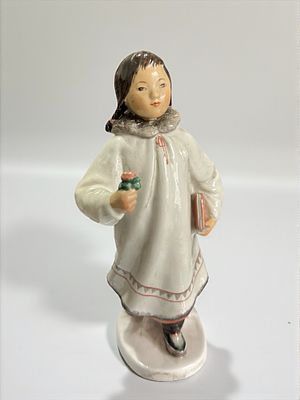 פיגורת פורצלן סובייטית תוצרת לומונוסוב לנינגרד. גובה: 20 ס״מ.