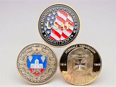 3 מטבעות פנטזיה בנושאים שונים.