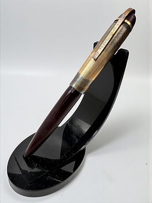 עט נובע תוצרת Eversharp Skyline, מכסה גולדפילד 14k. ציפורן זהב 14k.
