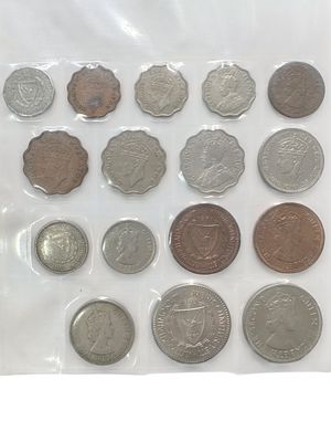דף אלבום מטבעות בריטניה כולל מטבעות קולוניות מוקדמים. מצבים טובים.