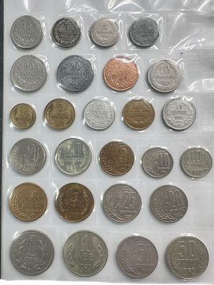 לוט 26 מטבעות בולגריה מוקדמים, רובם במצבים טובים.
