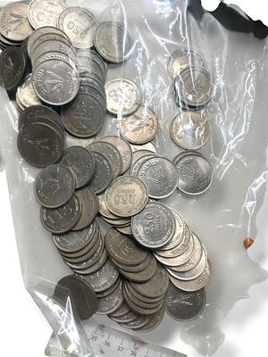 100 מטבעות ישראל ע"ס 250 פרוטה כל אחד.