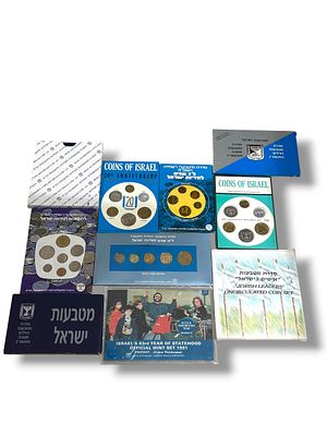 10 סטים מטבעות ישראל בהוצאת החברה הממשלתית.