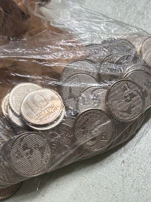 לוט ענק (1.8 קילו ) של מטבעות דיוקן.