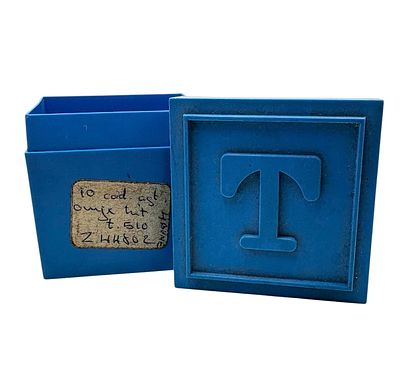 קופסת וינטג תוצרת טיסו Tissot שווייץ ו2 לוחות לשעונים במצב טוב מאוד.
