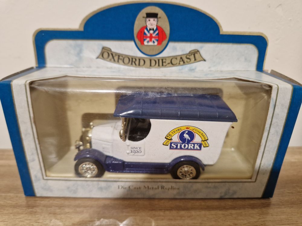 Lot 158: vintage model car