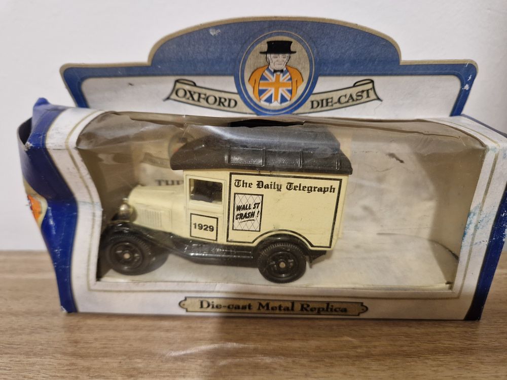 Lot 166: vintage model car