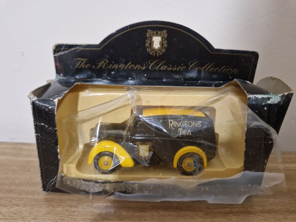 Lot 167: vintage model car