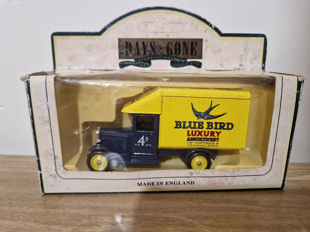 Lot 173: vintage model car