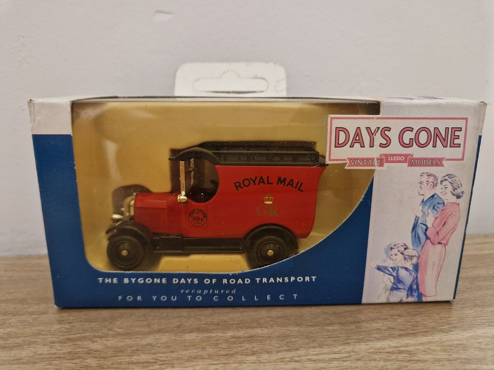 Lot 178: vintage model car