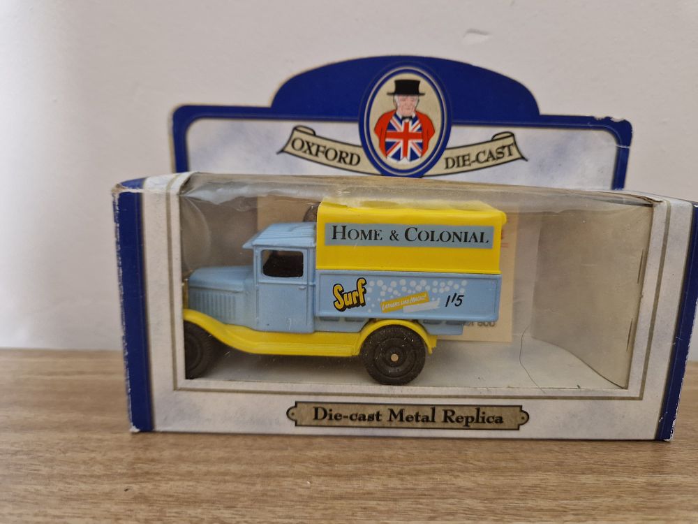 Lot 180: vintage model car