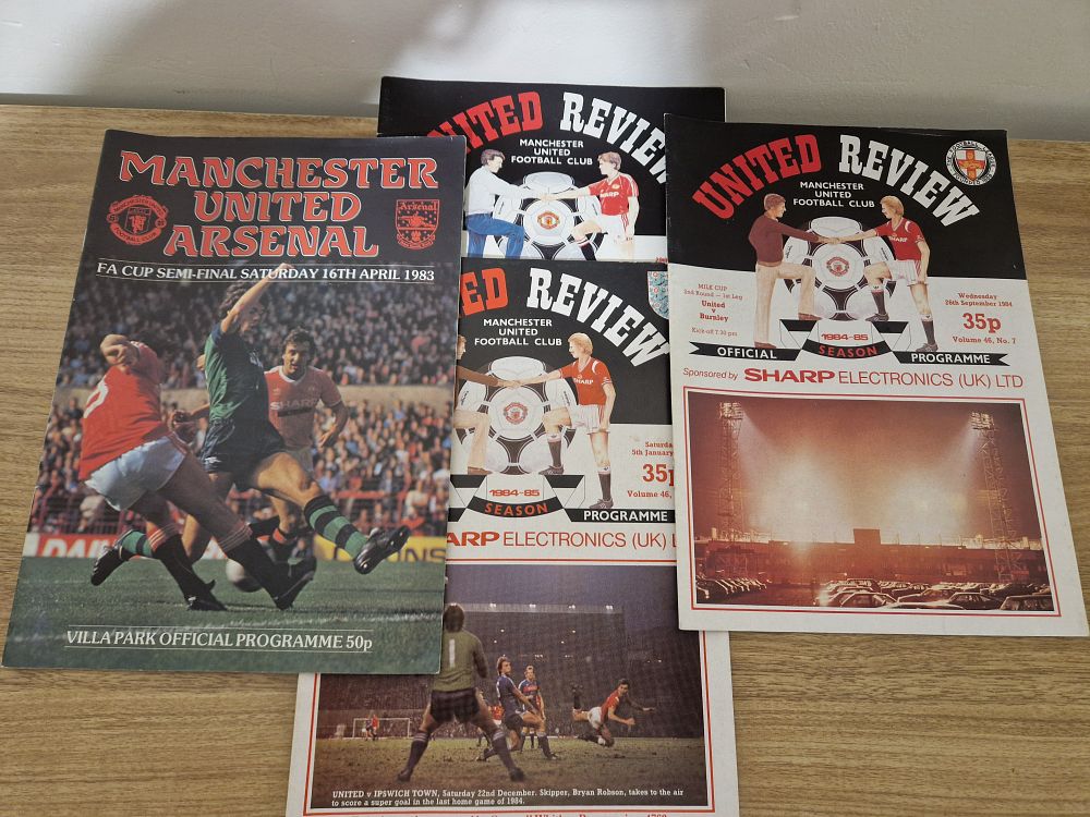 Lot 186: man united programs