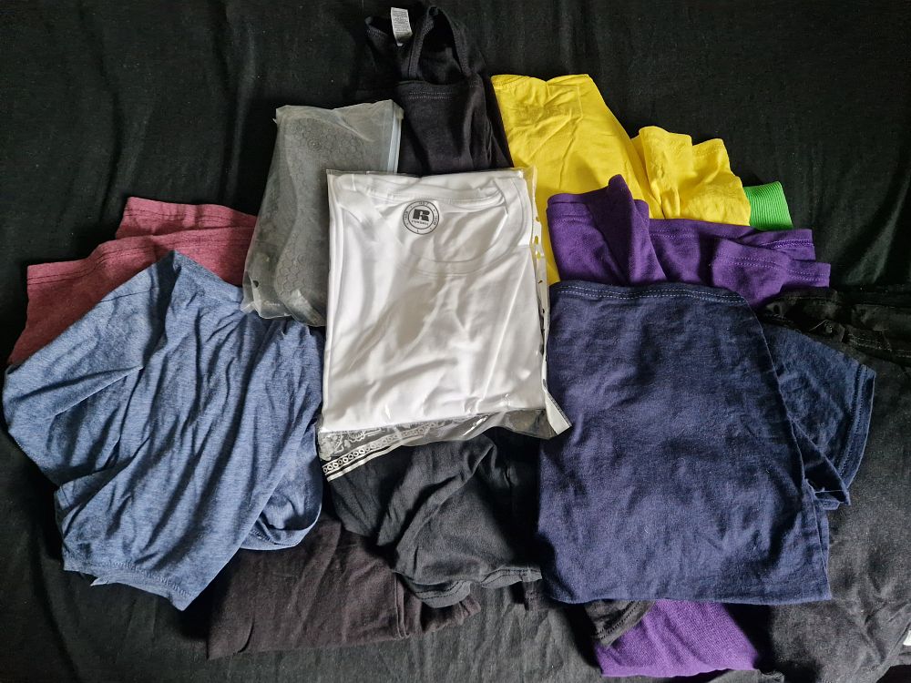 Lot 156: job lot of mixed clothes