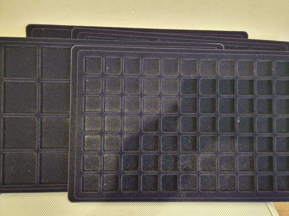 Lot 158: small job lot of coin cases
