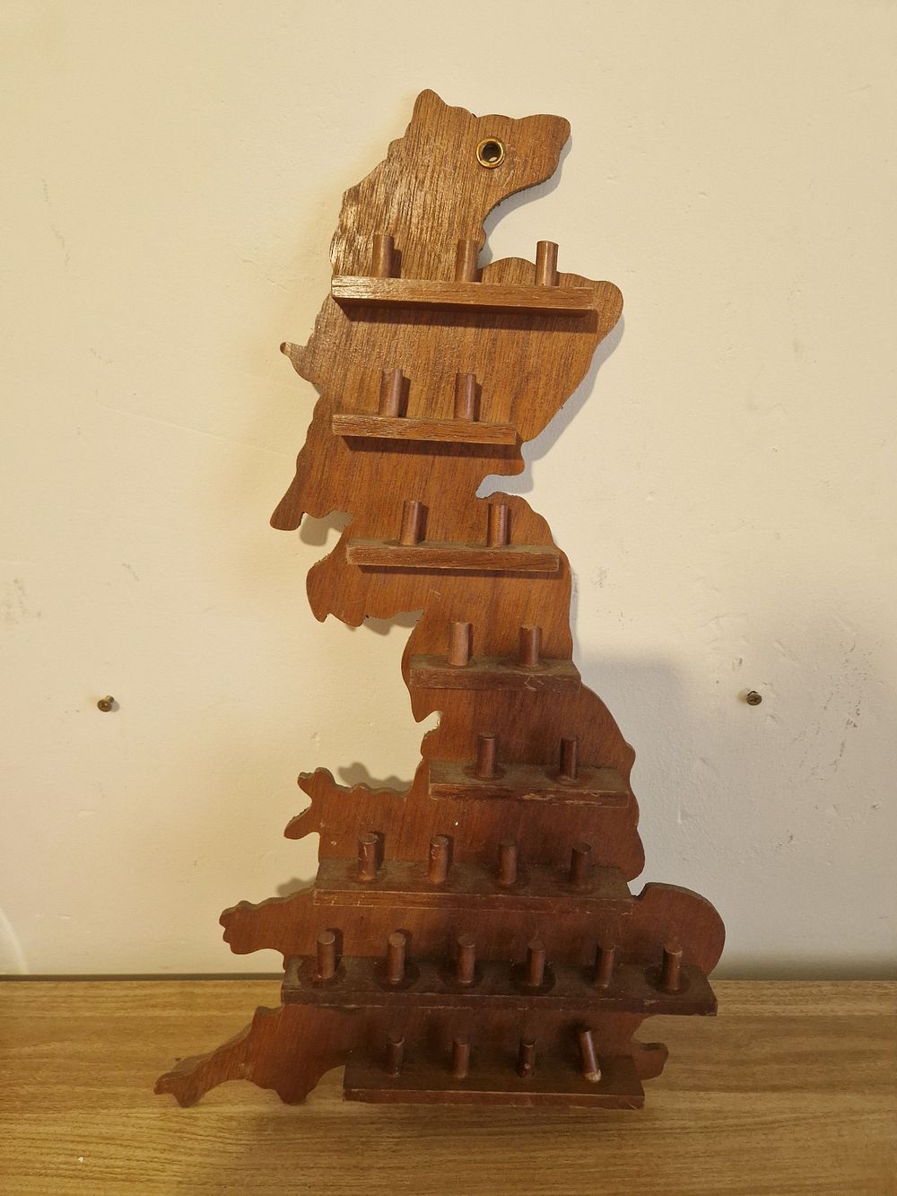 Lot 201: Thimble stand of uk